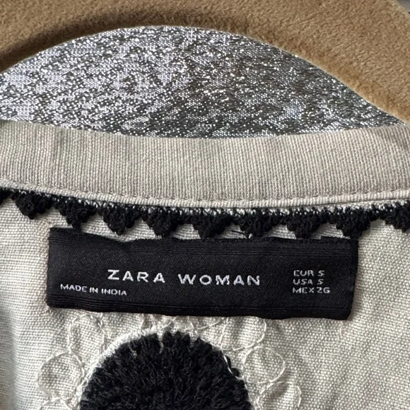 Zara Beige Peasant Blouse with Black Embroidery - Picture 2 of 8